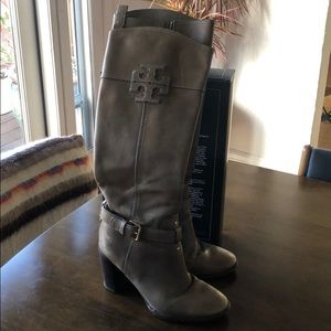 Tory Burch heeled boots in taupe sz 7